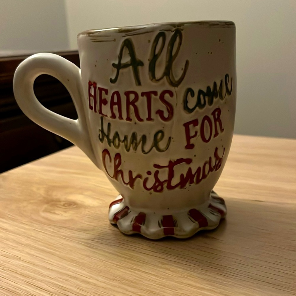 Mud Pie Farmhouse Christmas Pedestal Mug, All the Hearts, 16 oz